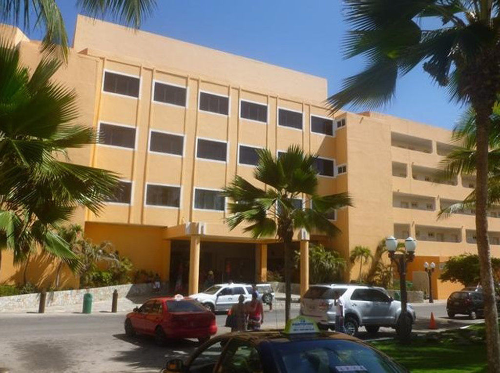 Отель Portofino Complex Playa El Agua Экстерьер фото