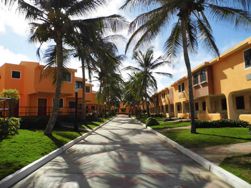 Отель Portofino Complex Playa El Agua Экстерьер фото